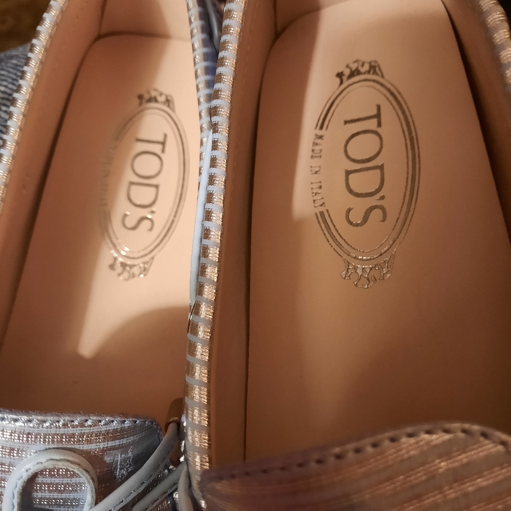 Tod Ladies moccasins. Never been worn new. These shoes retails for $400 to $500.